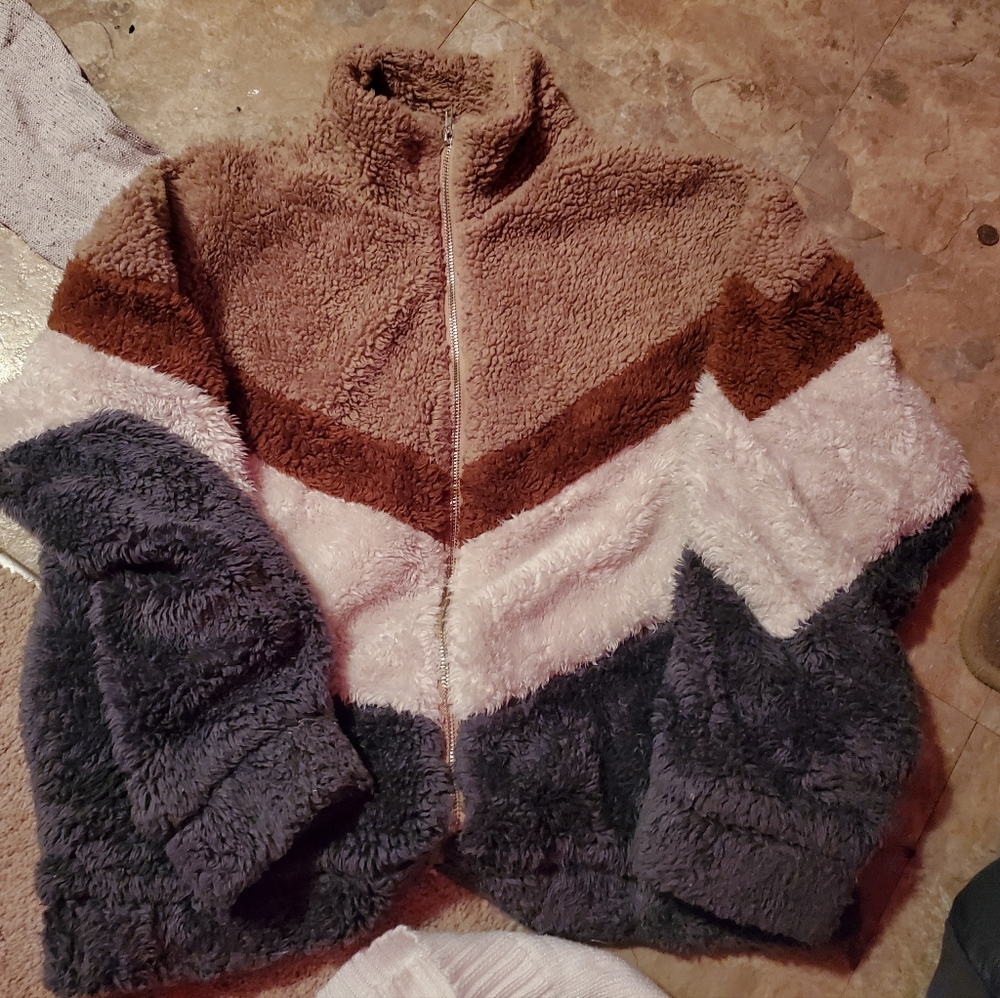 Wishlist m/l sweater